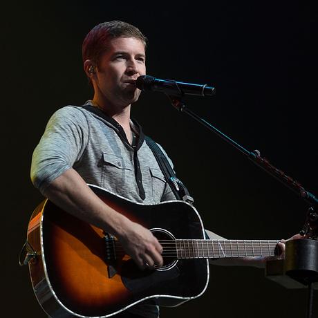 Josh Turner (21+ Event)